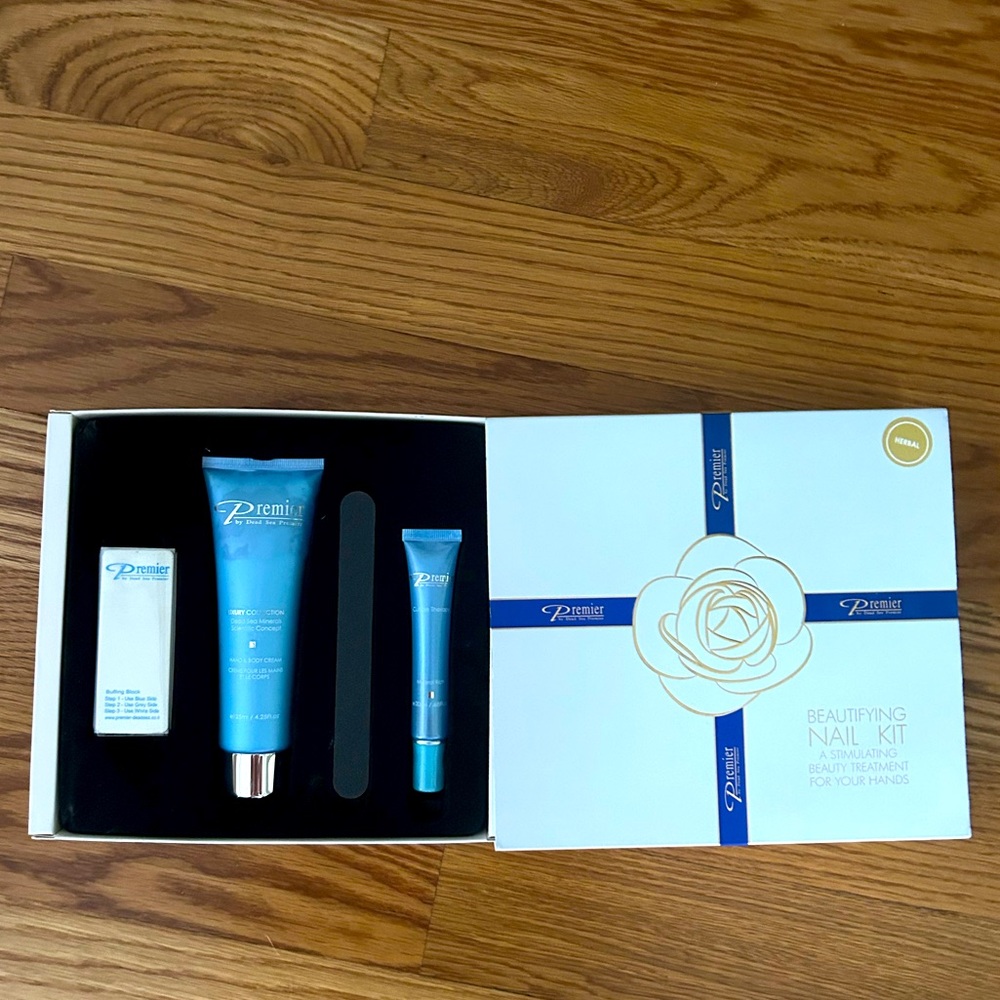 NIB premier Nail Treatment Kit